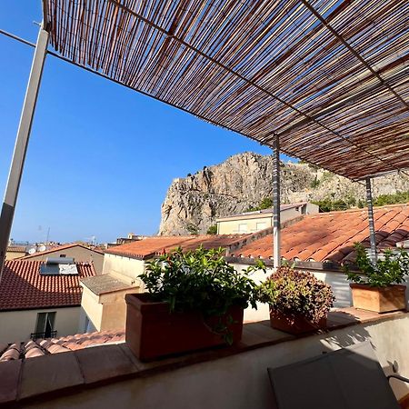 Cortile Umberto I Bed & Breakfast เชฟาลู ภายนอก รูปภาพ