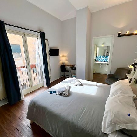 Cortile Umberto I Bed & Breakfast เชฟาลู ภายนอก รูปภาพ