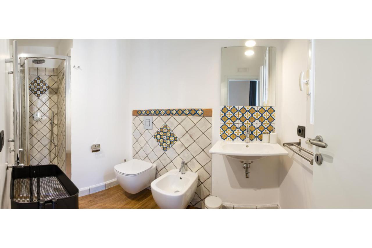 Cortile Umberto I Bed & Breakfast เชฟาลู ภายนอก รูปภาพ