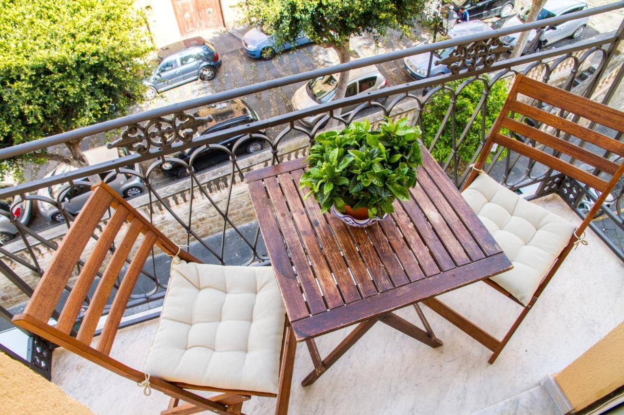Cortile Umberto I Bed & Breakfast เชฟาลู ภายนอก รูปภาพ