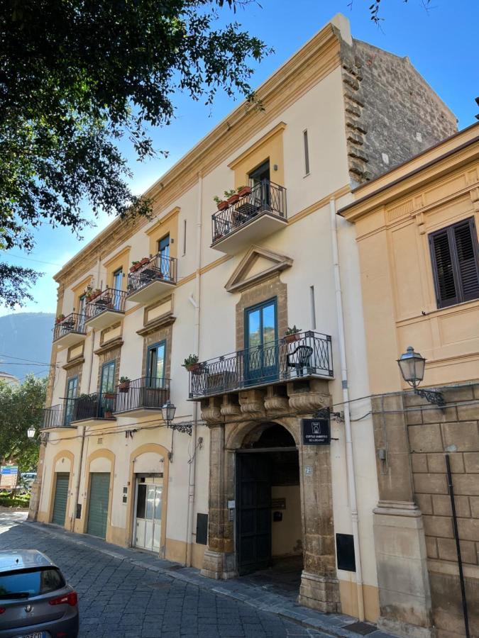 Cortile Umberto I Bed & Breakfast เชฟาลู ภายนอก รูปภาพ