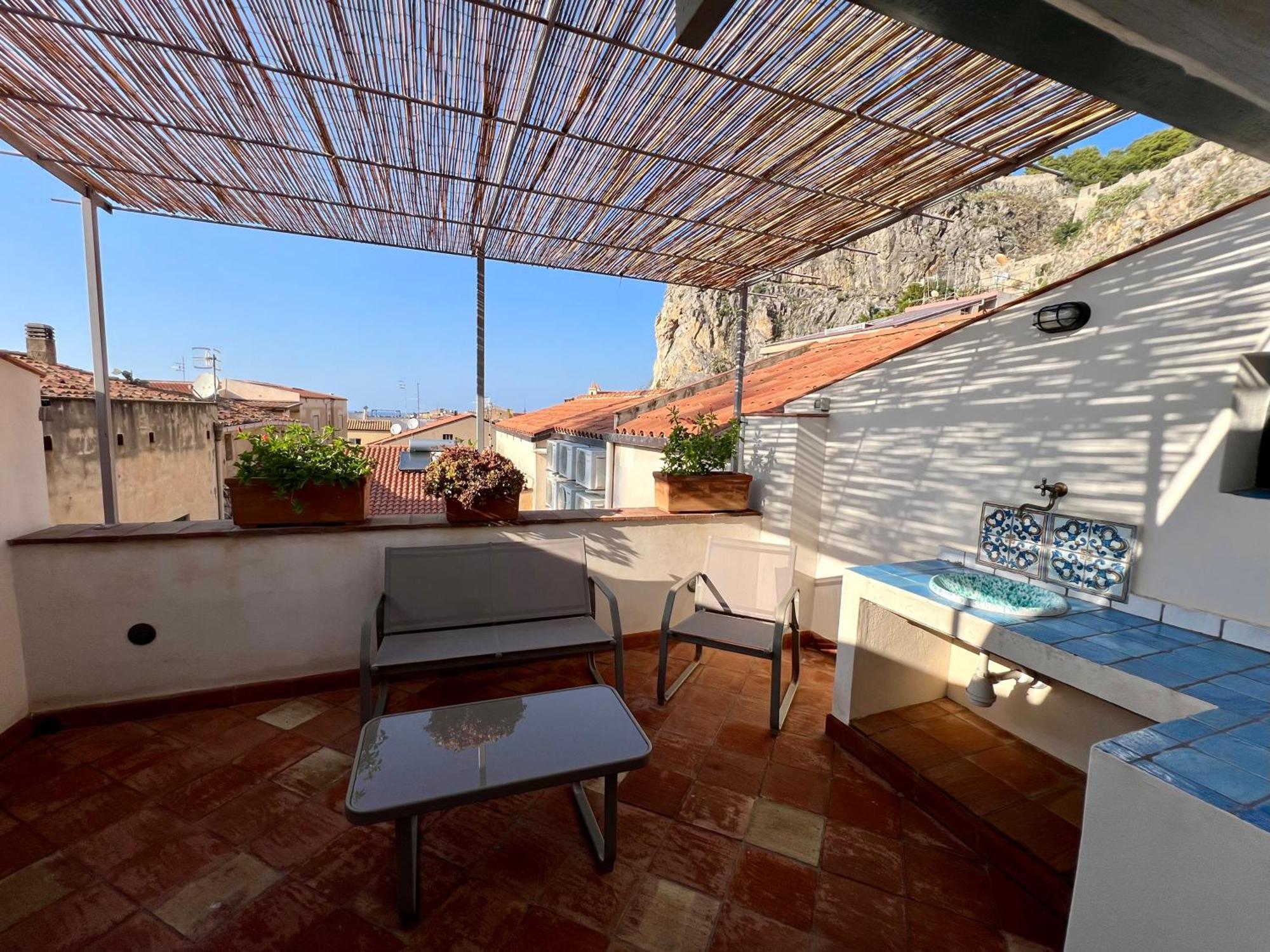 Cortile Umberto I Bed & Breakfast เชฟาลู ภายนอก รูปภาพ
